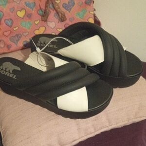 New Sorel Women's Black and White Slide Platform Sandals
